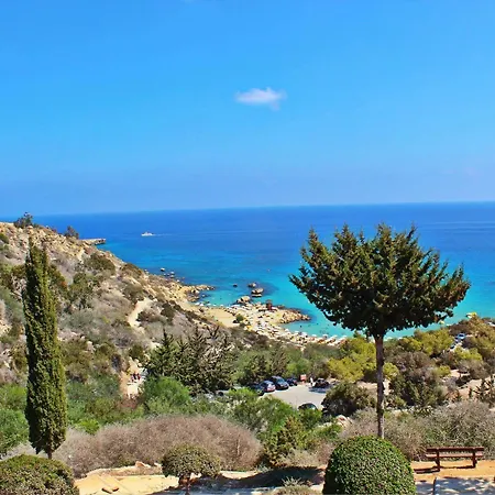Apartahotel Konnos Bay 3*