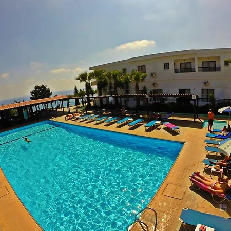 Apartahotel Konnos Bay