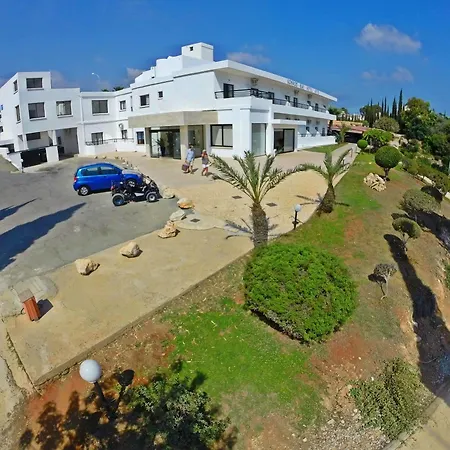 Apartahotel Konnos Bay 3*