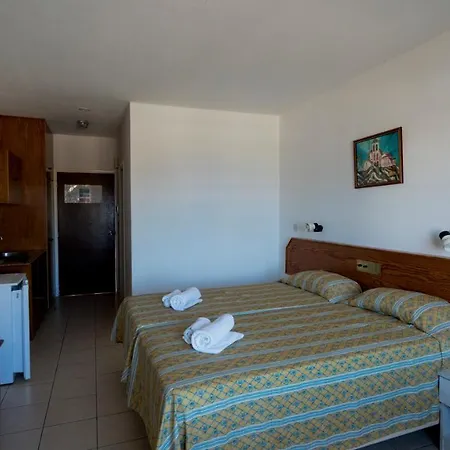 Konnos Bay 3*