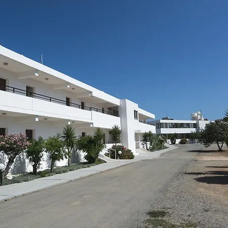 Apartahotel Konnos Bay